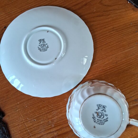 Vintage Foley Bone China Wyvern collection Teacup and Saucer - Picture 5 of 7